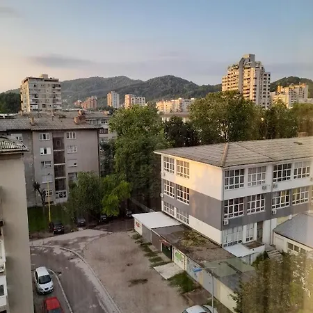 公寓 Bulevar Stupine 图兹拉