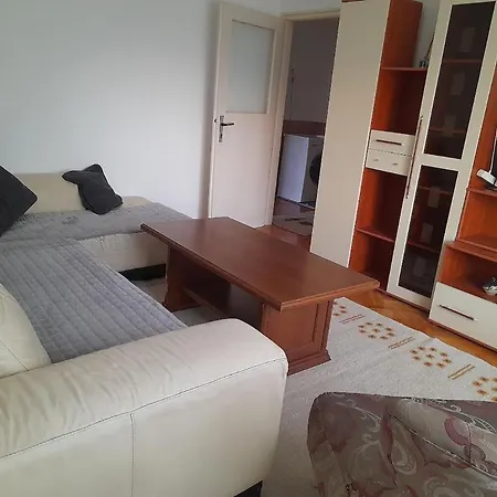 Bulevar Stupine * 图兹拉